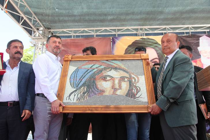 CHP Genel Başkan Yardımcısı Veli Ağbaba, Dede Aziz’i anma törenine katıldı