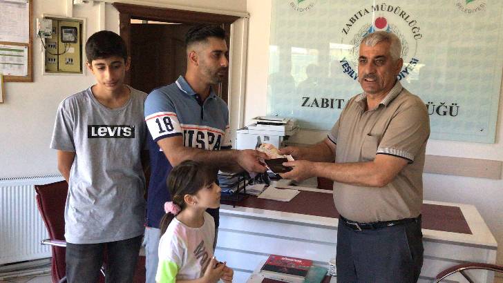 Personelimiz Berat Eren’i Örnek Davranışından Dolayı Kutluyoruz