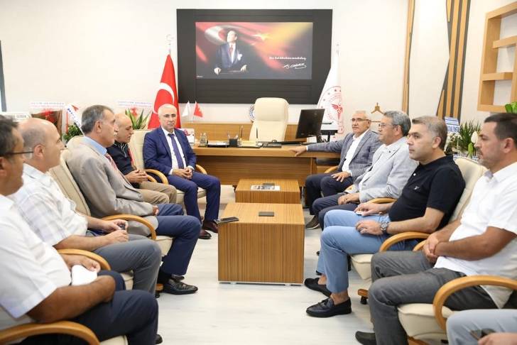 Başkan Güder’den, Başhekim olarak atanan Doç. Dr. Erol Karaaslan’a hayırlı olsun ziyareti