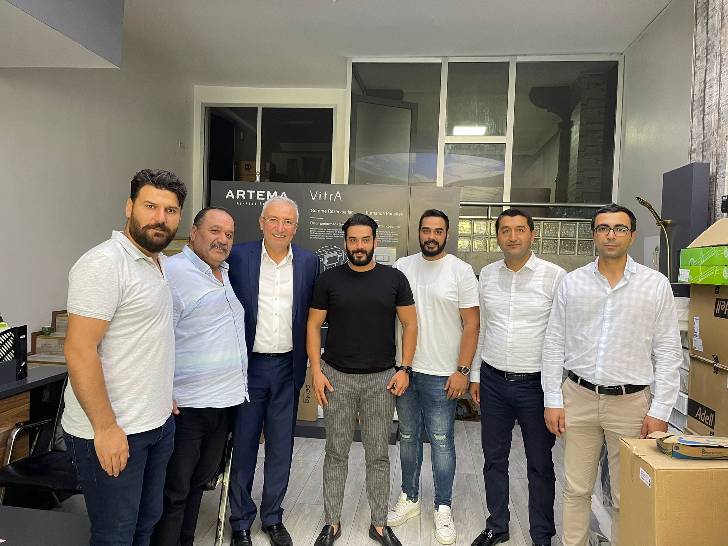 AK Parti Malatya Milletvekili Hakan Kahtalı, Niyazi Mısri Caddesi’ndeki esnafları ziyaret ederek istişarelerde bulundu.