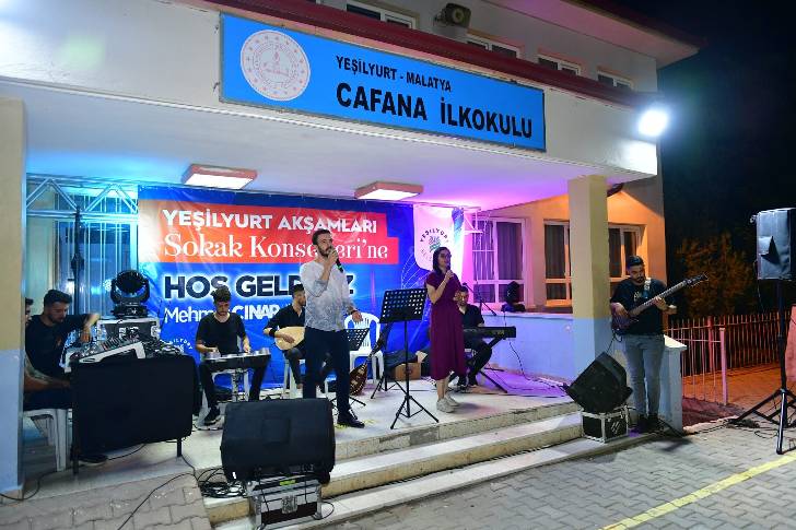 Cafana Mahalle Sakinleri Yeşilyurt Akşamları Sokak Konserine Büyük İlgi Gösterdi