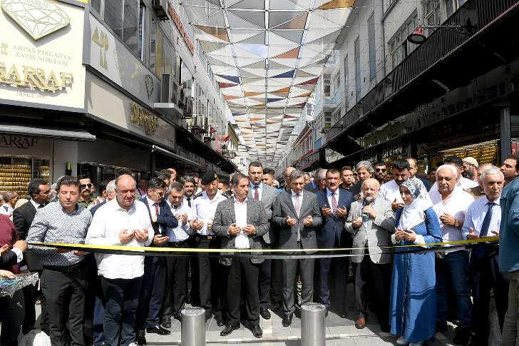 Kuyumcular Çarşısı Soykan Parkı’nda düzenlenen törenle hizmete sunuldu.