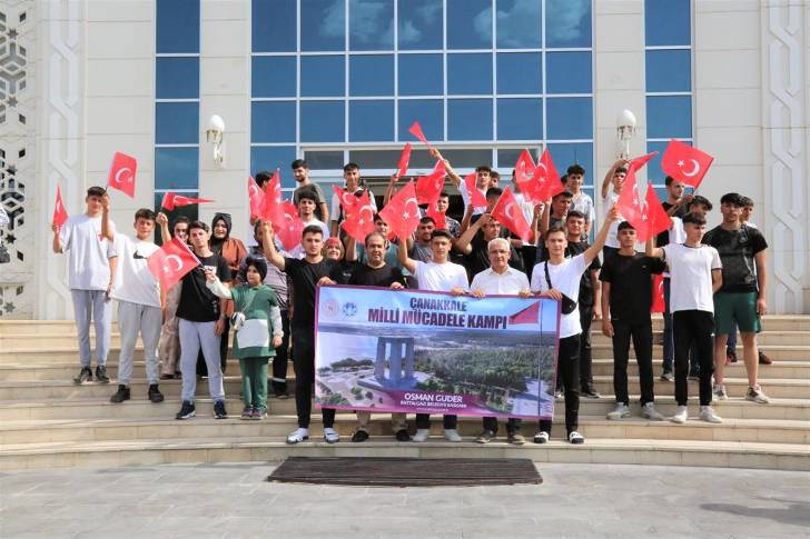 Battalgazi’li Gençler, Çanakkale Milli Mücadele Kampı’na katılmak için Çanakkale’ye uğurlandı.