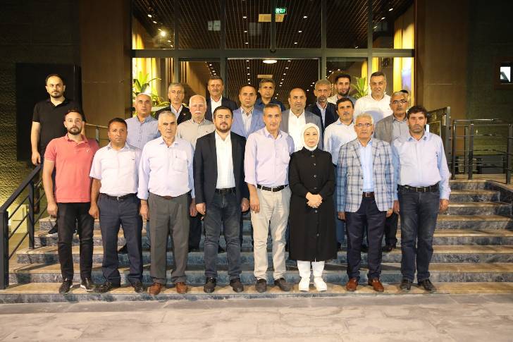 Battalgazi Belediye Başkanı Osman Güder, Eskimalatya’da görev yapan muhtarlarla bir araya geldi