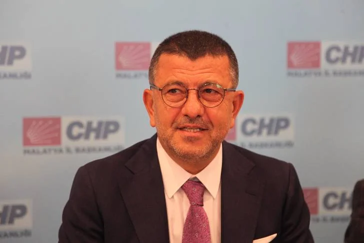 CHP Genel Başkan Yardımcısı Veli Ağbaba, düzenlediği basın toplantısında ülke ve yerel gündeme ilişkin önemli açıklamalarda bulundu.
