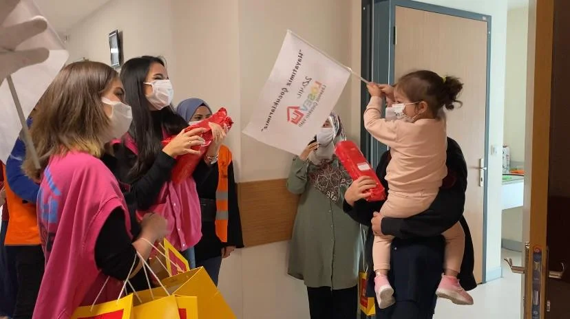 2-8 Kasım Lösemili Çocuklar Haftası kapsamında her yer turuncuya boyanıyor.