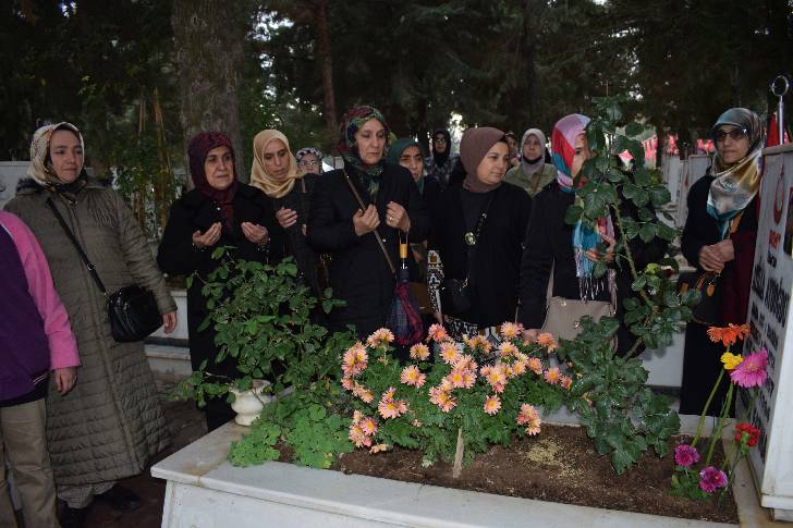 Kent Konseyi Kadın Meclisi’nden Şehit Öğretmenleri Unutmadı