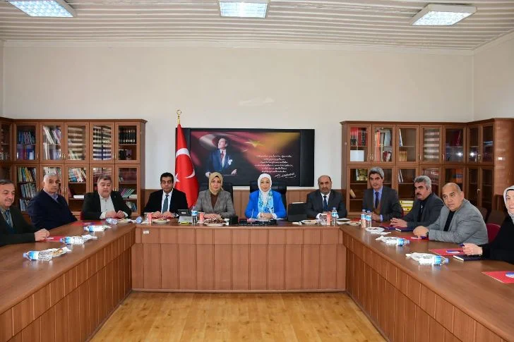 AK Partili Çalık: İlimizde 846 okulun olduğunu ve 130 okul daha yapılacağını söyledi. 