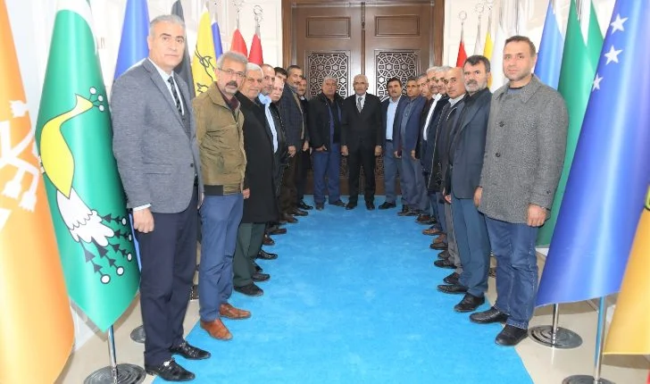 Muhtarlar, “Bizim hizmet kaptanımız sağlam. Hizmet gemimizi Battalgazi’de en güzel şekilde yürütüyor”