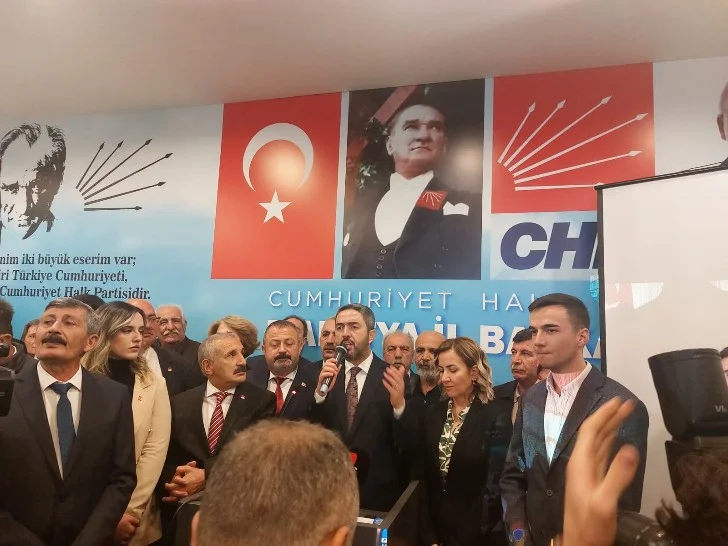 Enver Kiraz milletvekili aday adayı olduğunu açıkladı.