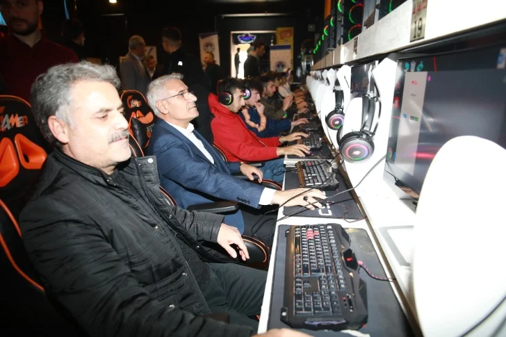 Battalgazi Belediyesi tarafından düzenlenen “Liseler Arası Online E-spor Turnuvası” sona erdi