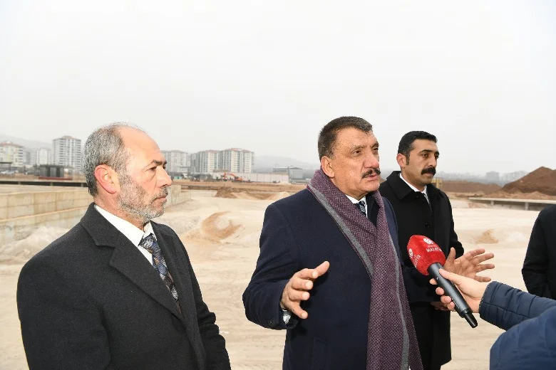 100. Yıl Kent Parkı’nda çalışmalar devam ediyor.