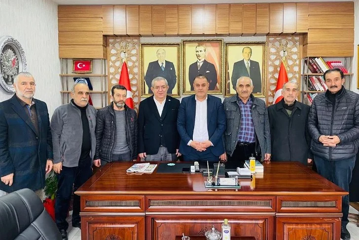 Reşat Erdoğan, MHP İl Başkanlığı’na atanan Gökhan Gök’e ” Hayırlı olsun ” ziyaretinde bulundu