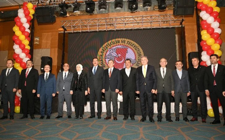 Başkan Gürkan, 10 Ocak Çalışan Gazeteciler Günü münasebetiyle düzenlenen programda gazetecilerle bir araya geldi.