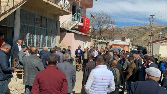 MHP Malatya Milletvekili ve Adayı Mehmet Fendoğlu ve MHP Heyetine ziyaret ettikleri Kuluncak ilçe ve mahallerinde vatandaşlar yoğun ilgi gösterdiler.