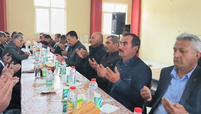 Doğanşehir ilçesinde Kahramanmaraş merkezli depremlerde vefat edenler için Doğanşehir Belediyesi tarafından Mevlid okutuldu.