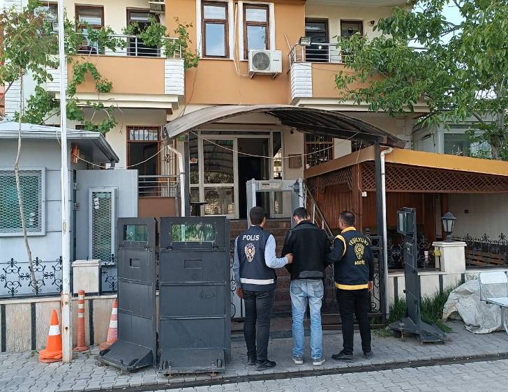 Polis sorumluluk bölgesinde huzur ve asayişin temini amacıyla uygulama ve denetimler aralıksız devam ediyor