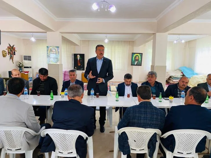 “Yıkılan camilerimizi de cem evlerimizi de yapacağız”