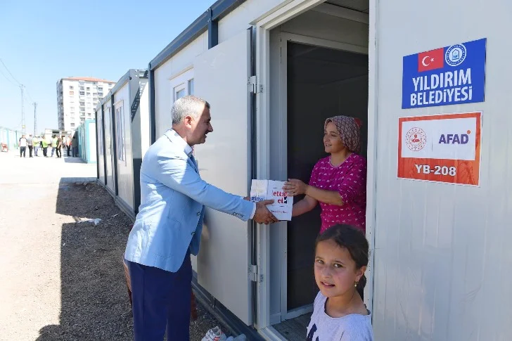 Yeşilyurt Belediyesi, Kurban Bayramı Öncesinde Konteyner Kentlerin Eksikliklerini Gideriyor