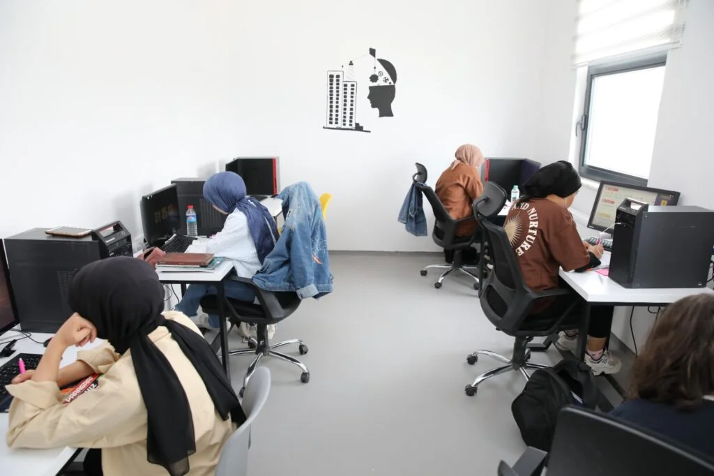 Ahmet Kekeç Semt Kütüphanesi açıldığı günden bu güne kadar 49 bin kişi tarafından kullanıldı.