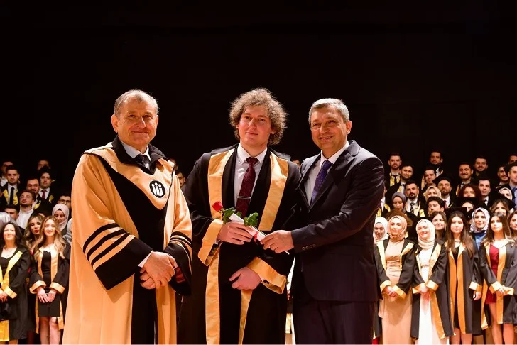 İnönü Üniversitesi Tıp Fakültesi 30. Mezuniyet Töreni ile Genç Doktorlar, Diplomalarını Aldı