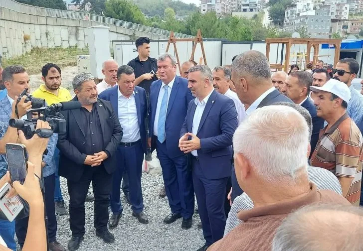 MHP Genel Başkanı Devlet Bahçeli’nin talimatıyla oluşturulan “Deprem Bölgesi İnceleme Heyeti” deprem bölgesindeki incelemelerine başladı.