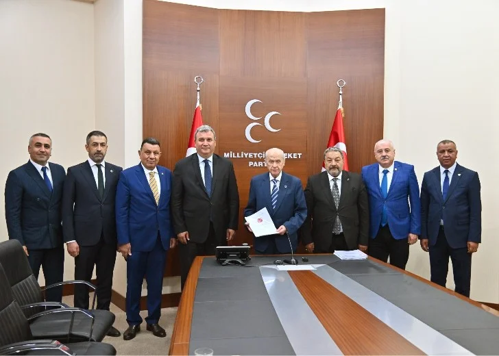 MHP Deprem Bölgesi İnceleme Heyeti Raporunu Bahçeli’ye Sundu