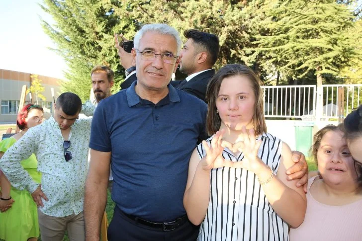 Battalgazi Belediyesi ile Uluslar arası Malatya Dayanışma Derneği ve Down Sendromlular Derneği tarafından ‘Farkında Ol Fark et’ temalı program düzenlendi