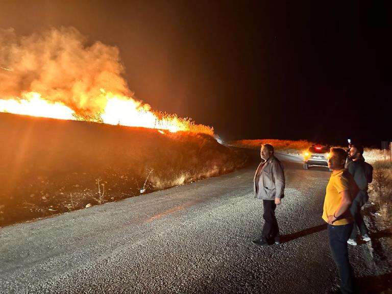 Fendoğlu, büyüyen yangının söndürülmesi çalışmalarını takip etti