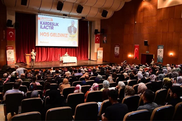 Yeşilyurt Belediyesi’nin ‘Kardeşlik İlaçtır’ Konferansına Vatandaşlar Yoğun İlgi Gösterdi