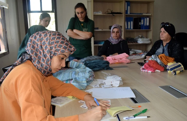 Malatya Kent Konseyi Kadın Meclisi, yaklaşık 15 yıldır devam ettirdiği İnci Çeyiz Projesi ile kadınlara yardımcı olmaya devam ediyor. 