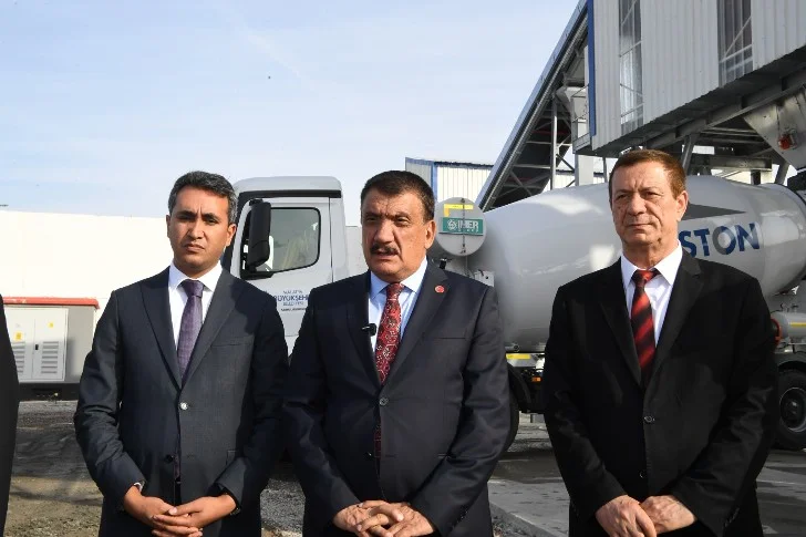 Selahattin Gürkan beton üreticilerine seslenerek, “Haksız kazanca yeltenmeye kalkmayalım”