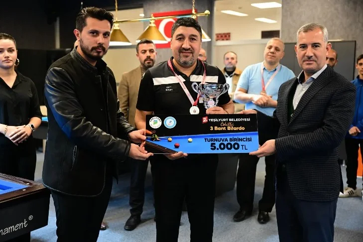 Yeşilyurt Belediyesinin ev sahipliğinde düzenlenen 2.Ödüllü 3 Bant Bilardo Turnuvası tamamlandı.