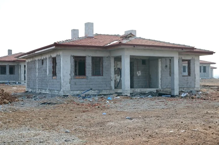 30 Köy Evinin yapımında sona yaklaşıldı.