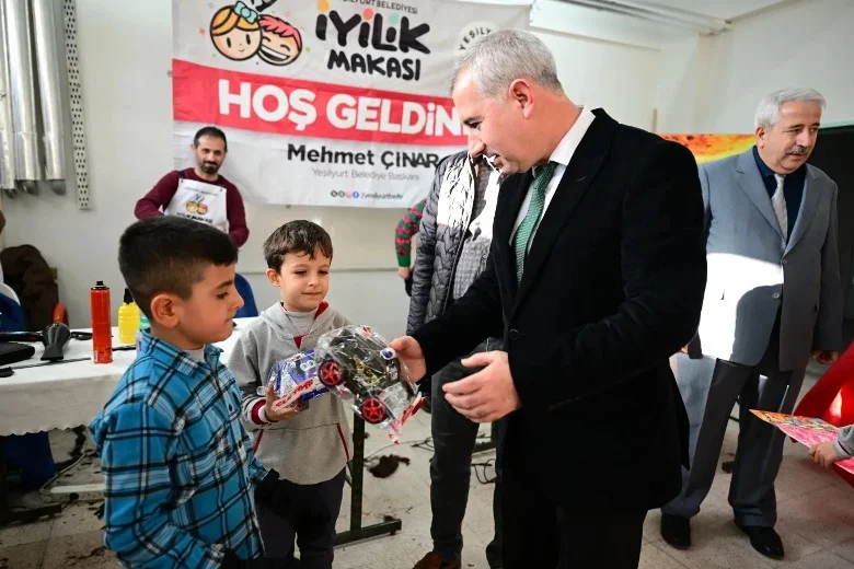 Yeşilyurt Belediyesi’nin “İyilik Makası” Projesi Çocuklara Renk Katıyor
