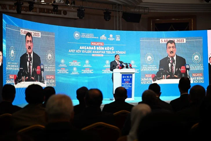 Malatya Büyükşehir Belediyesi Nikah Sarayında Afet Köy Evleri Anahtar Teslim Töreni düzenlendi.