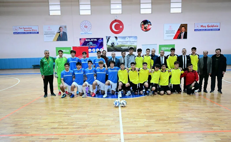 Yeşilyurt Belediyesi’nin Ev Sahipliği Yaptığı ‘100.Yıl Futsal Turnuvası’ Başladı