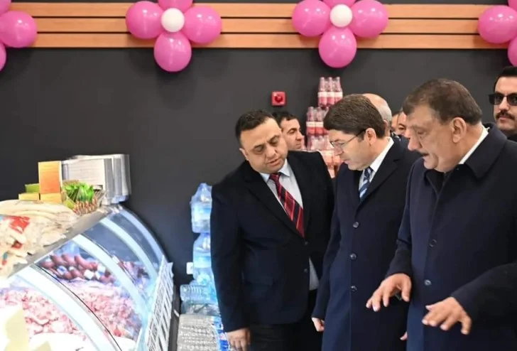 Esenlik Marketinin 40. şubesi, 100. Yıl Kent Parkında Hizmete Açtı