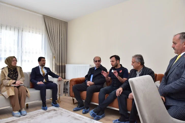 AK Parti Yeşilyurt Belediye Başkan Adayı Prof. Dr. İlhan Geçit, Ortaya atılan asılsız dedikodulara vatandaşların inanmaması gerektiğini dile getirdi