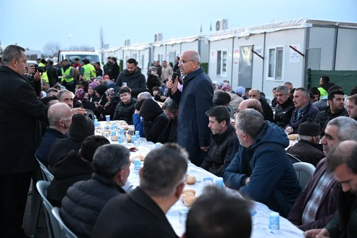 Sami Er: “İlk önceliğimiz sizlerin konteynerlerden kalıcı konutlarınıza biran önce erişmesini sağlamak”