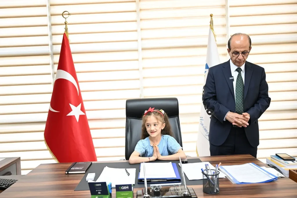 Yeşilyurt Belediye Başkanı Geçit , Makamını 23 Nisan’da Öğrenciye Devretti: “Savaşsız Bir Dünya İstiyoruz”