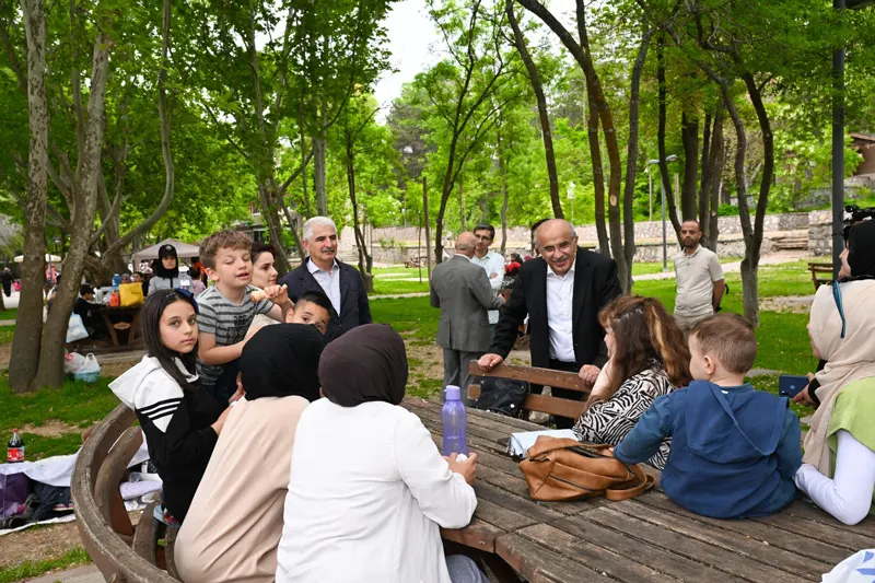 Malatya’nın Yeniden Yükselişi İçin Çalışmalar Sürüyor: Başkan Er Halkla Buluştu