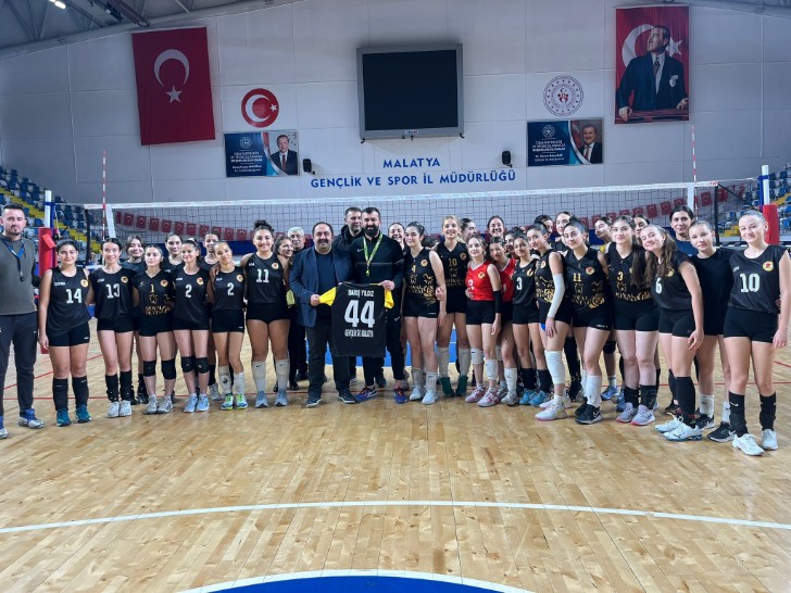 CHP Malatya İl Başkanı Yıldız, Genç Voleybolcularla Buluştu: “Tribünleri Boş Bırakmayalım!”