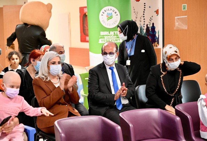 Yeşilyurt Belediyesi, ‘Lösemili Çocuklar Haftası’ kapsamında İnönü Üniversitesi Turgut Özal Tıp Merkezi Onkoloji Hastanesinde tedavi gören çocuklara yönelik farkındalık etkinliği düzenledi.