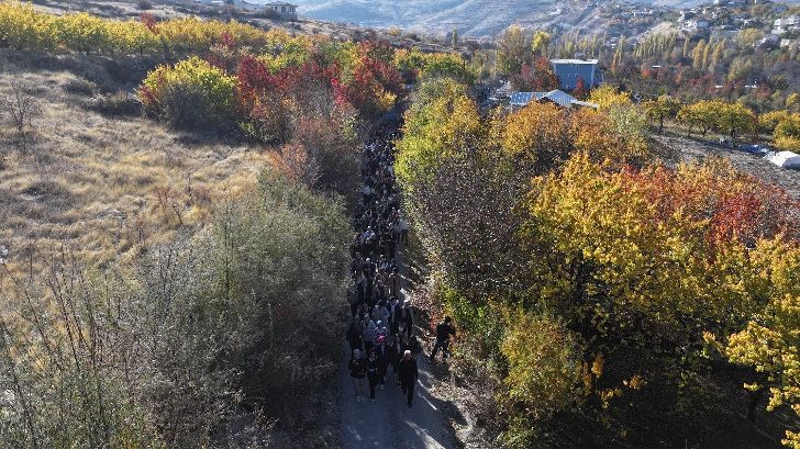 Yeşilyurt Kent Konseyi, “Genç Kültür” Projesiyle Üniversite Öğrencilerini Horata’da Doğa Yürüyüşüyle Buluşturdu