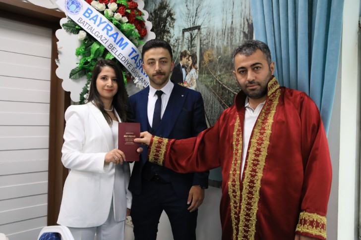 Battalgazi Belediyesi 2024 Yılında 1050 Çiftin Nikah Akdini Gerçekleştirdi