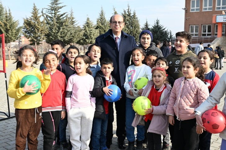 Başkan Geçit, “Spor İstasyonları, Örnek Bir Projedir”