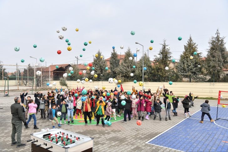 Yeşilyurt’ta Çocuklar ‘Spor İstasyonları’ ile Yeteneklerini Keşfediyor
