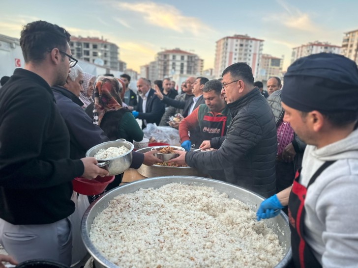 CHP Milletvekili Ağbaba’dan Malatya’da Dayanışma İftarları