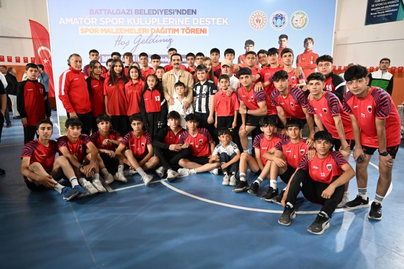 Battalgazi’de Amatör Spora Büyük Destek: 4,5 Milyon TL’lik Malzeme Yardımı